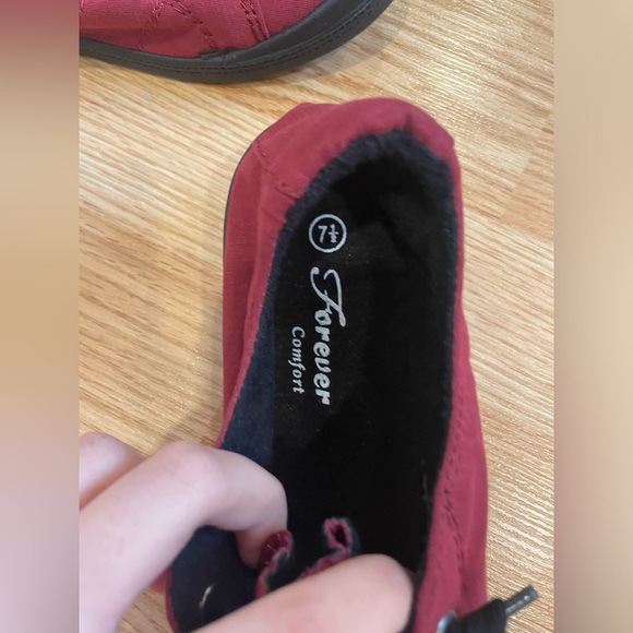 red and black sneakers - Picture 2 of 7